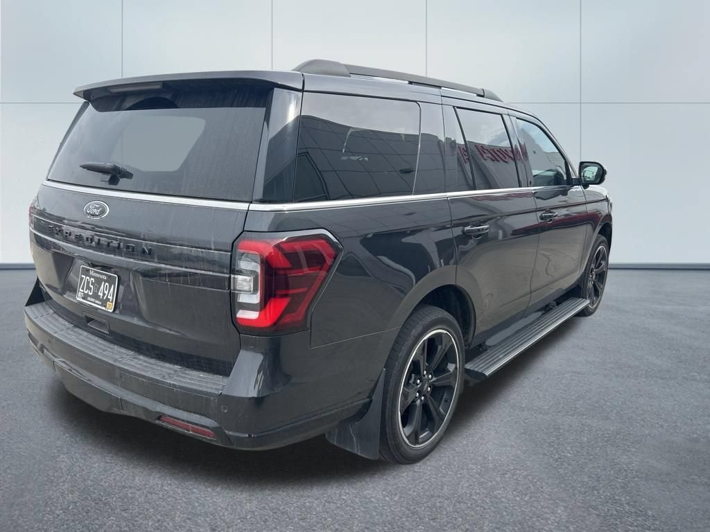 Used 2023 Ford Expedition Limited AWD/4WD image 3