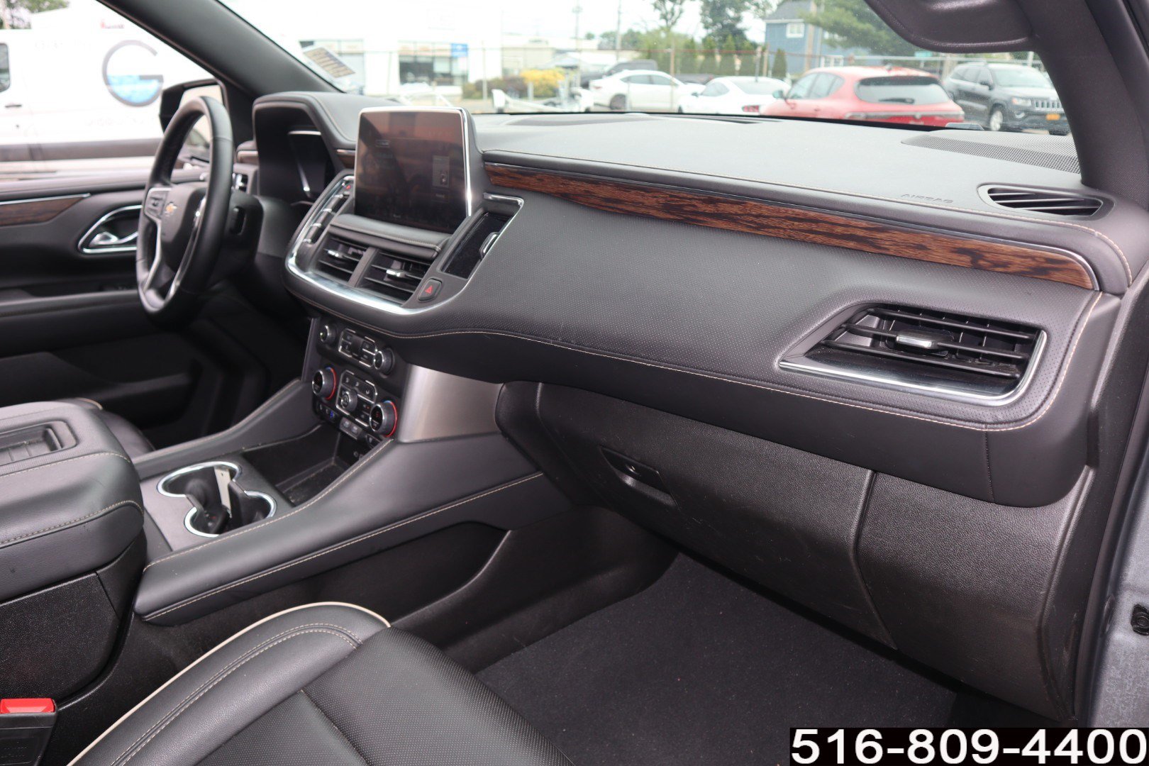 Used 2023 Chevrolet Suburban Premier AWD/4WD image 30