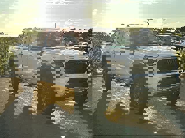 Used 2025 Toyota Tacoma 4x4 Double Cab Hybrid image 27