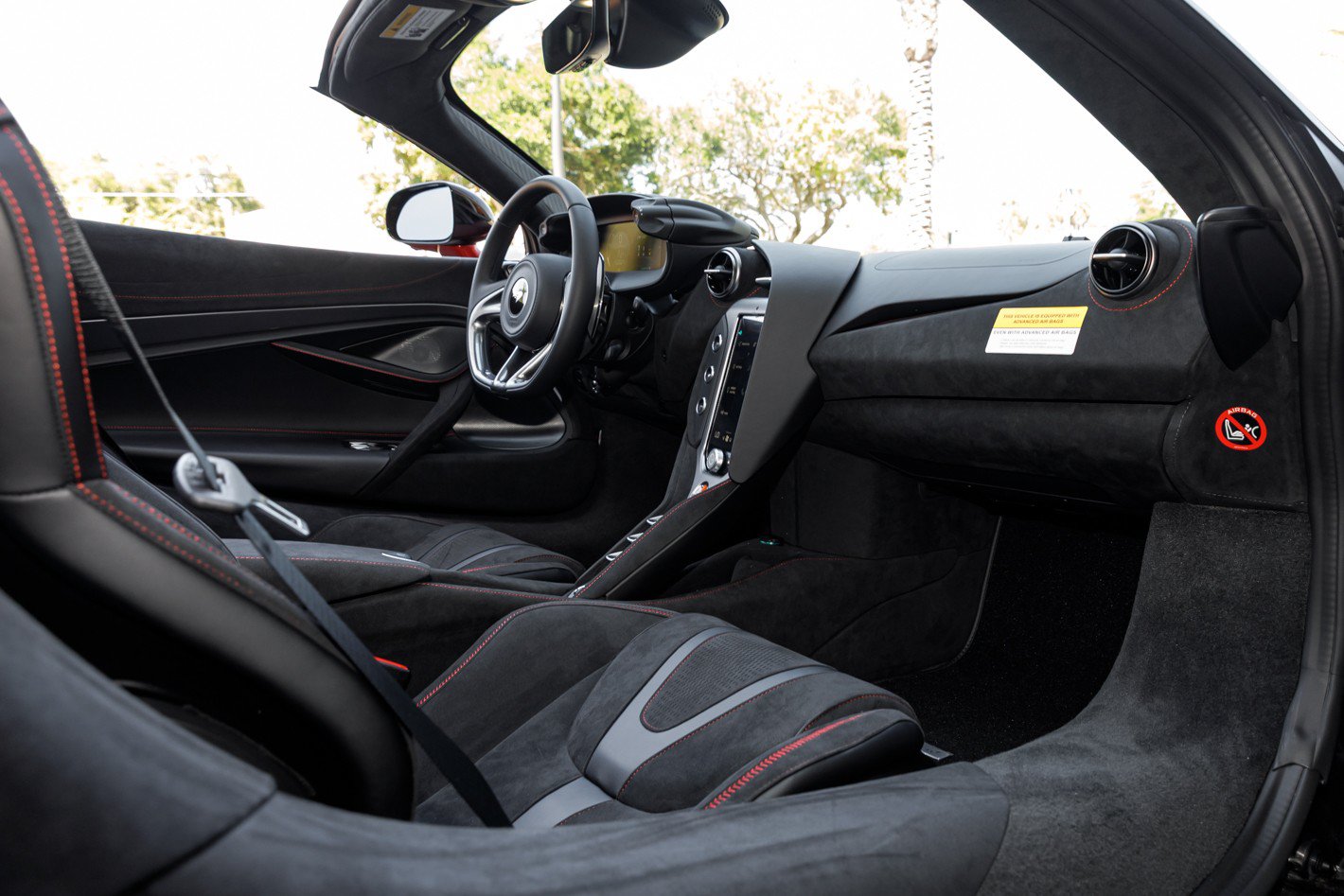 Used 2027 McLaren 750S Spider RWD image 48