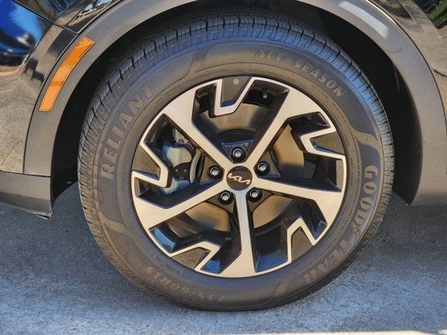 Used 2023 Kia Sportage EX image 17