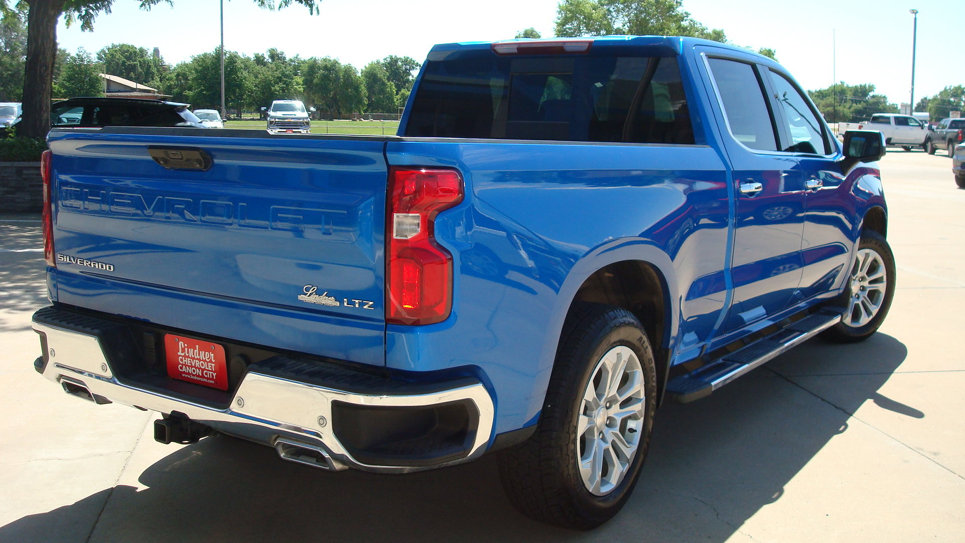 Used 2023 Chevrolet Silverado 1500 LTZ AWD/4WD image 4
