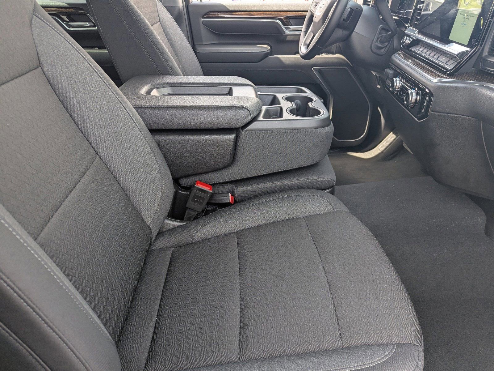 Used 2025 GMC Sierra 2500 SLE image 12