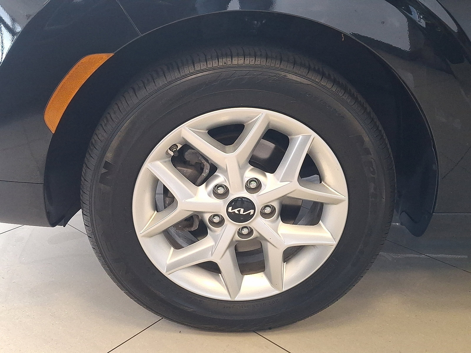 Certified 2023 Kia Soul LX w/ LX Technology Package FWD image 8