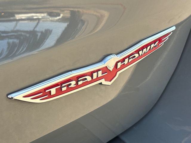 Used 2021 Jeep Grand Cherokee Trailhawk w/ Trailhawk Luxury Group AWD/4WD image 11