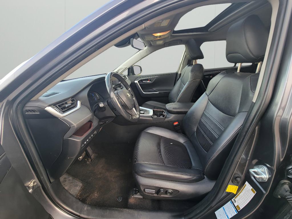 Used 2020 Toyota RAV4 Limited image 12