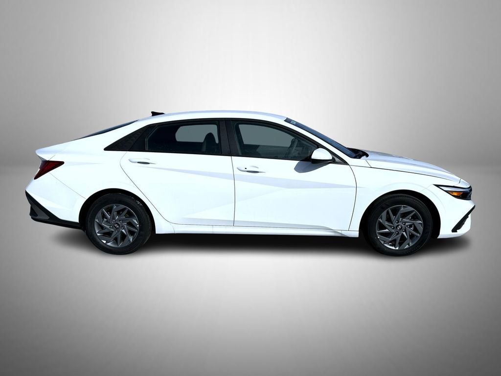 New 2026 Hyundai Elantra Blue image 4