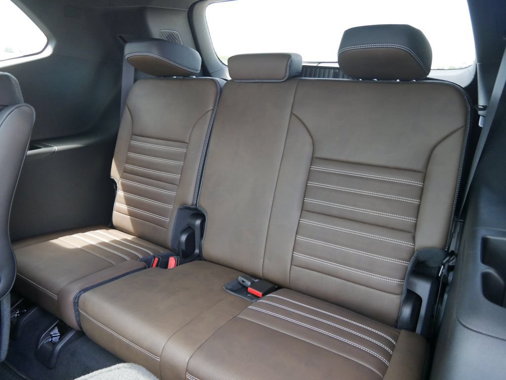 New 2026 GMC Acadia Denali Ultimate w/ LPO, Floor Liner Package AWD/4WD image 8