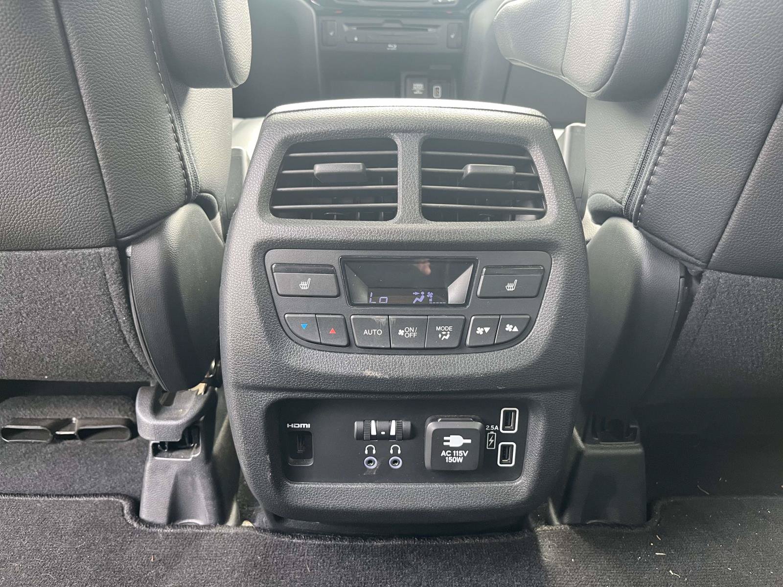 Used 2022 Honda Pilot Touring image 12