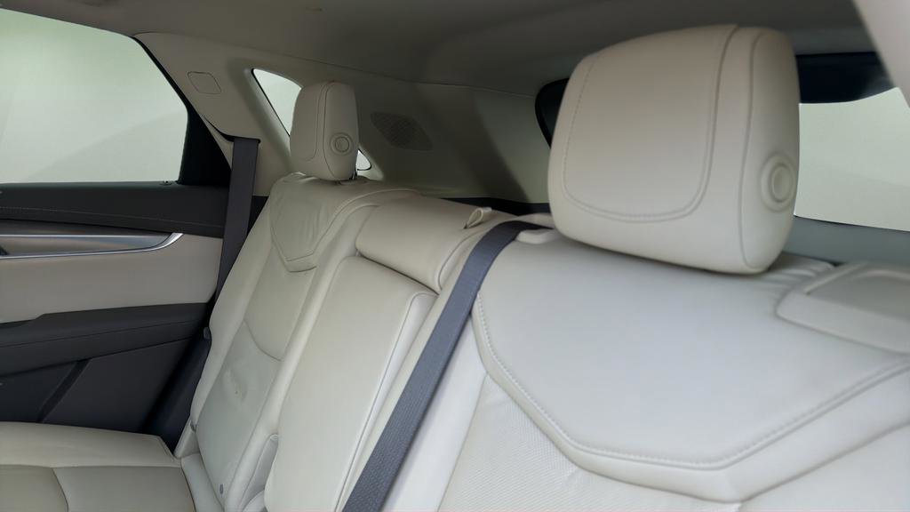 Used 2017 Cadillac XT5 Luxury w/ Driver Awareness Package image 23