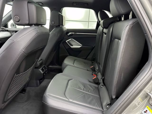 Used 2023 Audi Q3 2.0T Premium w/ Convenience Package AWD/4WD image 12