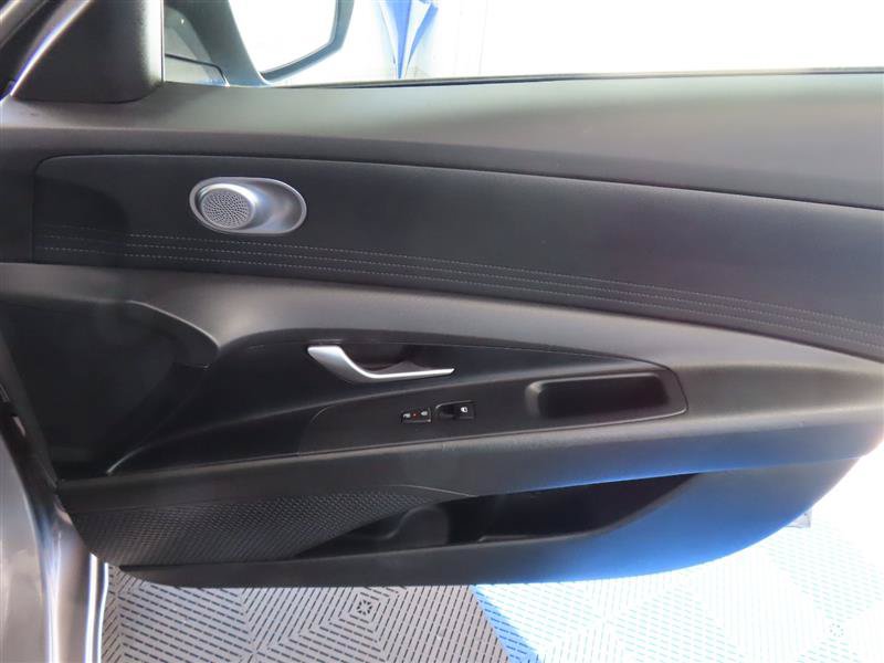 Used 2024 Hyundai Elantra SEL FWD image 33