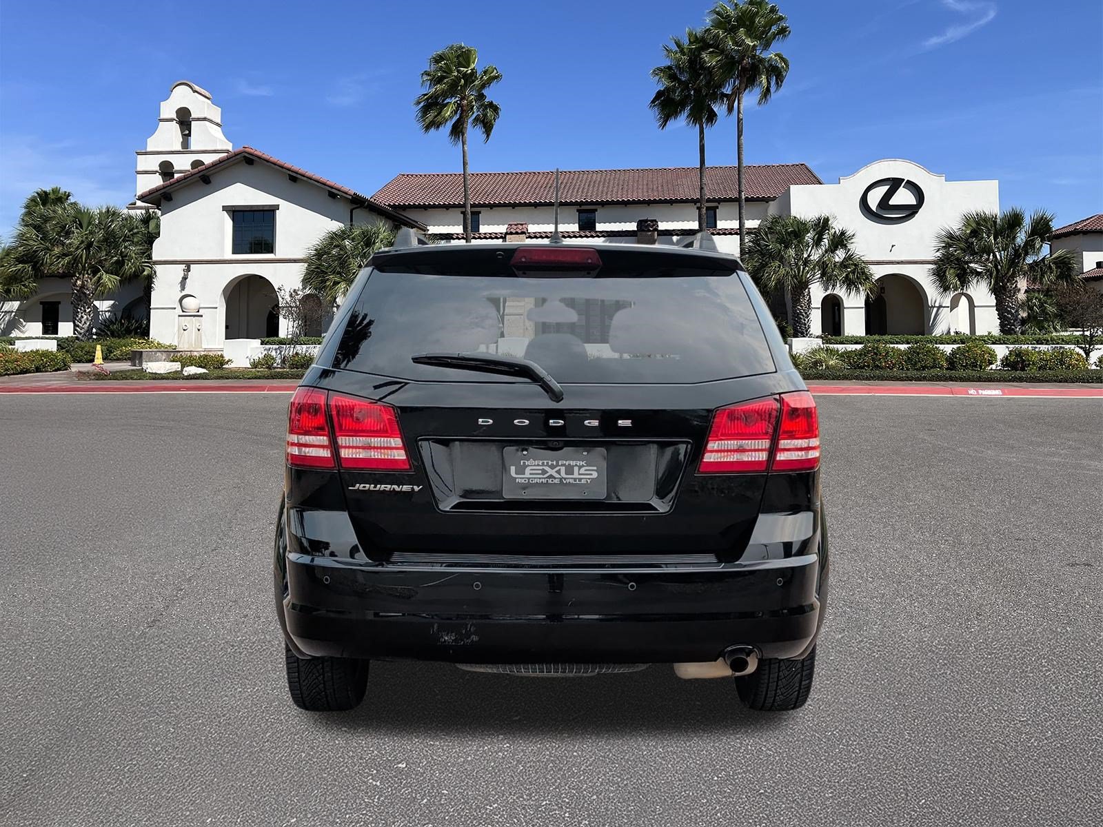 Used 2020 Dodge Journey SE FWD image 3