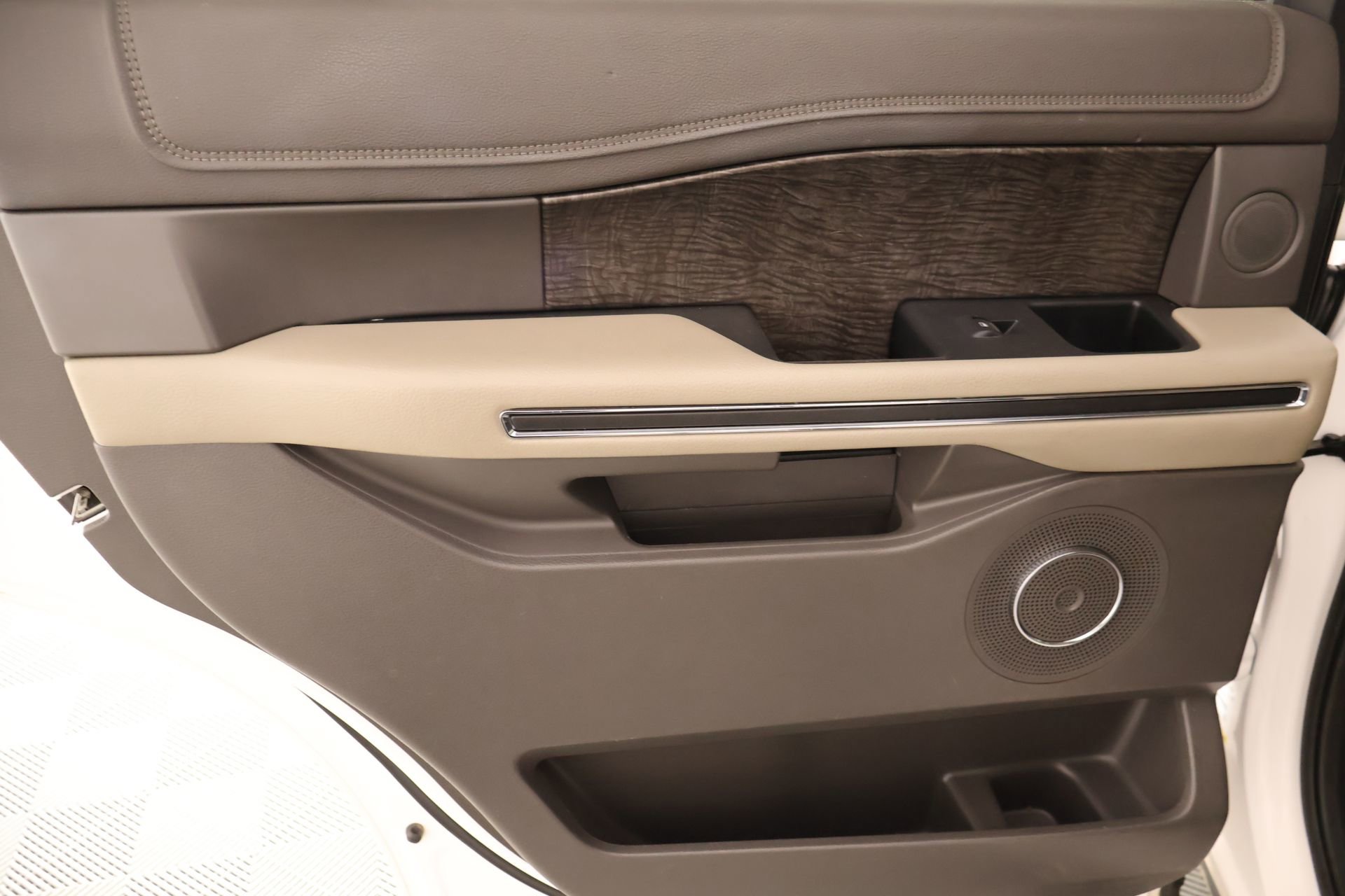 Used 2019 Ford Expedition Limited w/ Equipment Group 302A image 21