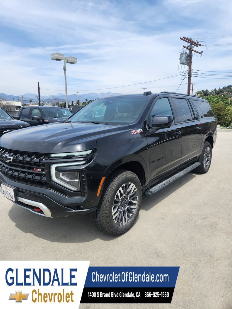 Used 2025 Chevrolet Suburban Z71 AWD/4WD image 2