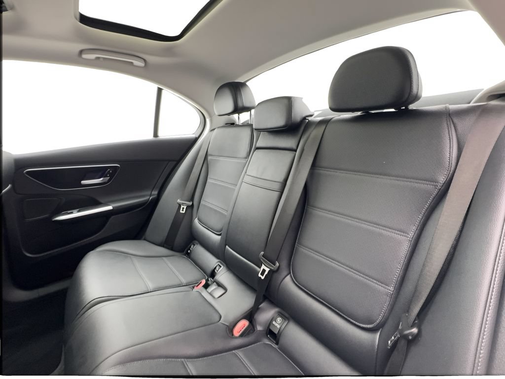 Used 2025 Mercedes-Benz C 300 4MATIC Sedan image 25