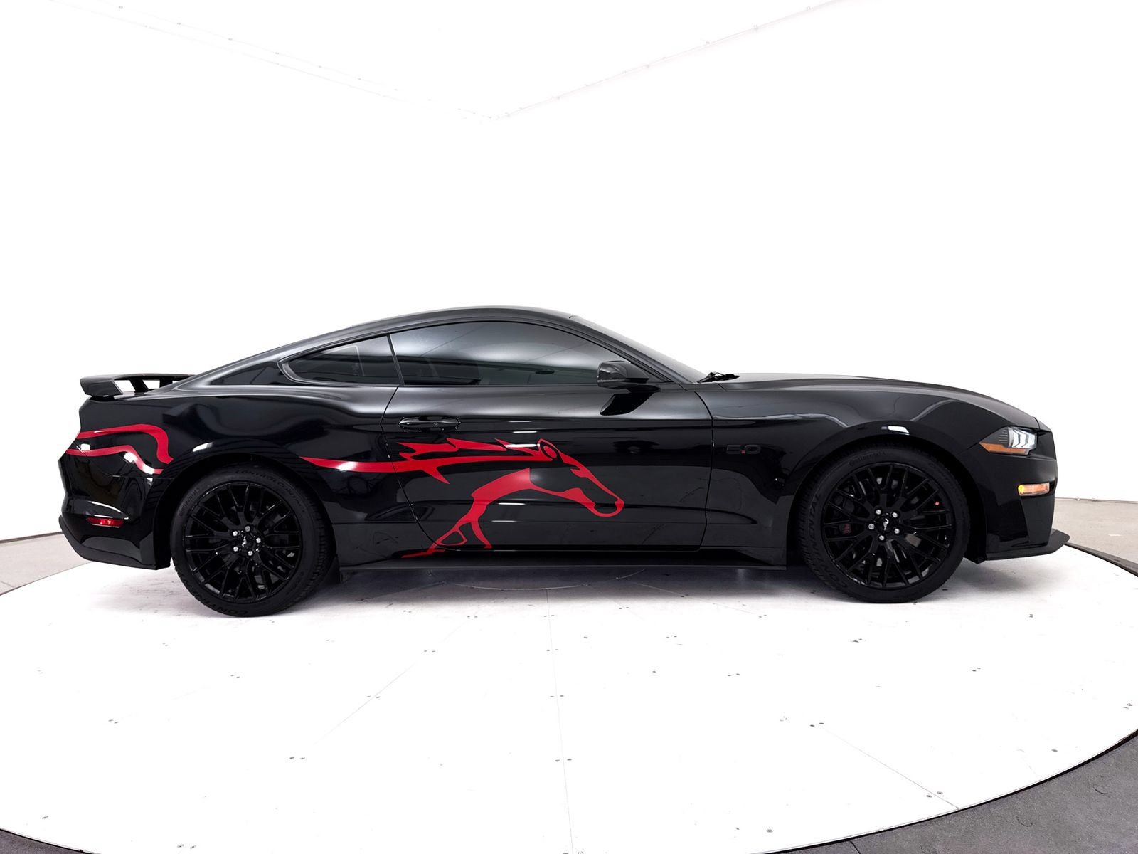 Used 2018 Ford Mustang GT Premium w/ GT Performance Package RWD image 41