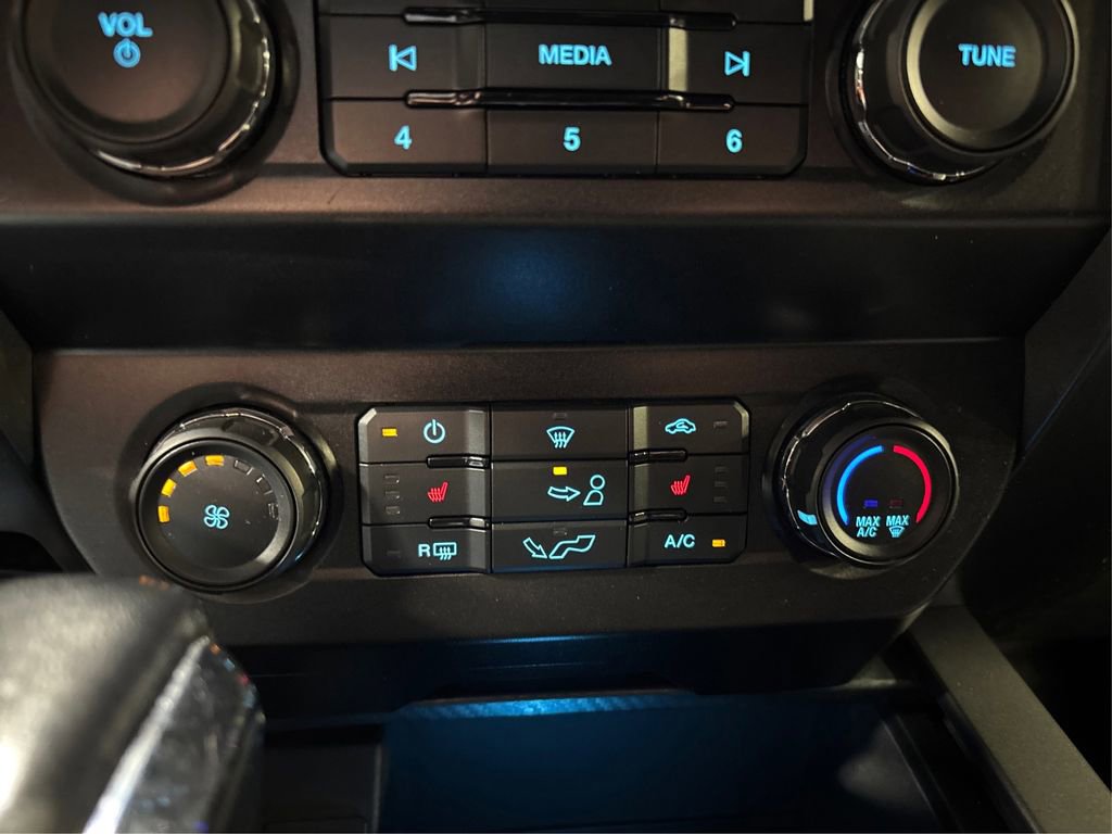 Used 2019 Ford F150 XLT w/ Equipment Group 302A Luxury AWD/4WD image 32