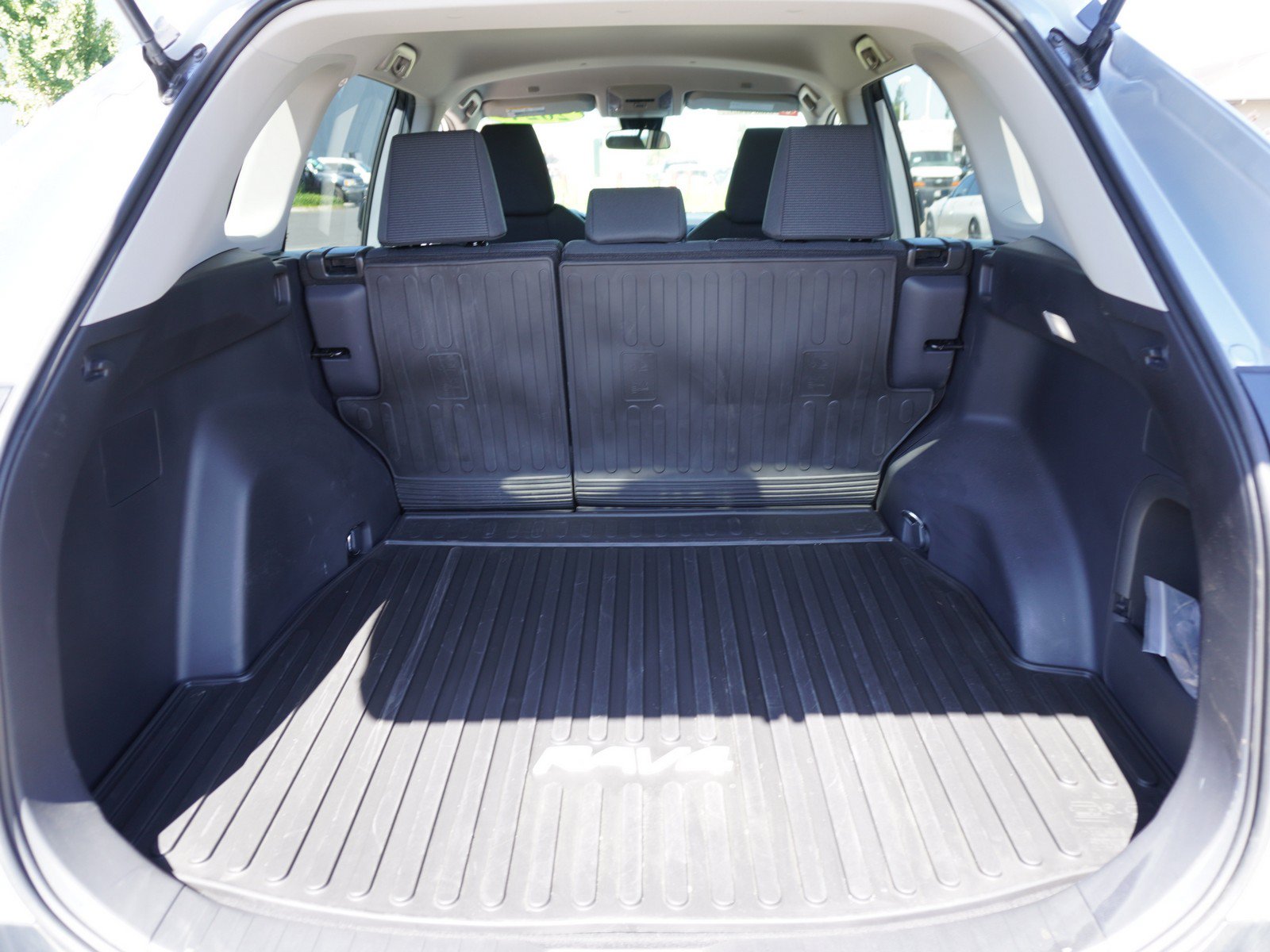 Used 2024 Toyota RAV4 LE AWD/4WD image 12