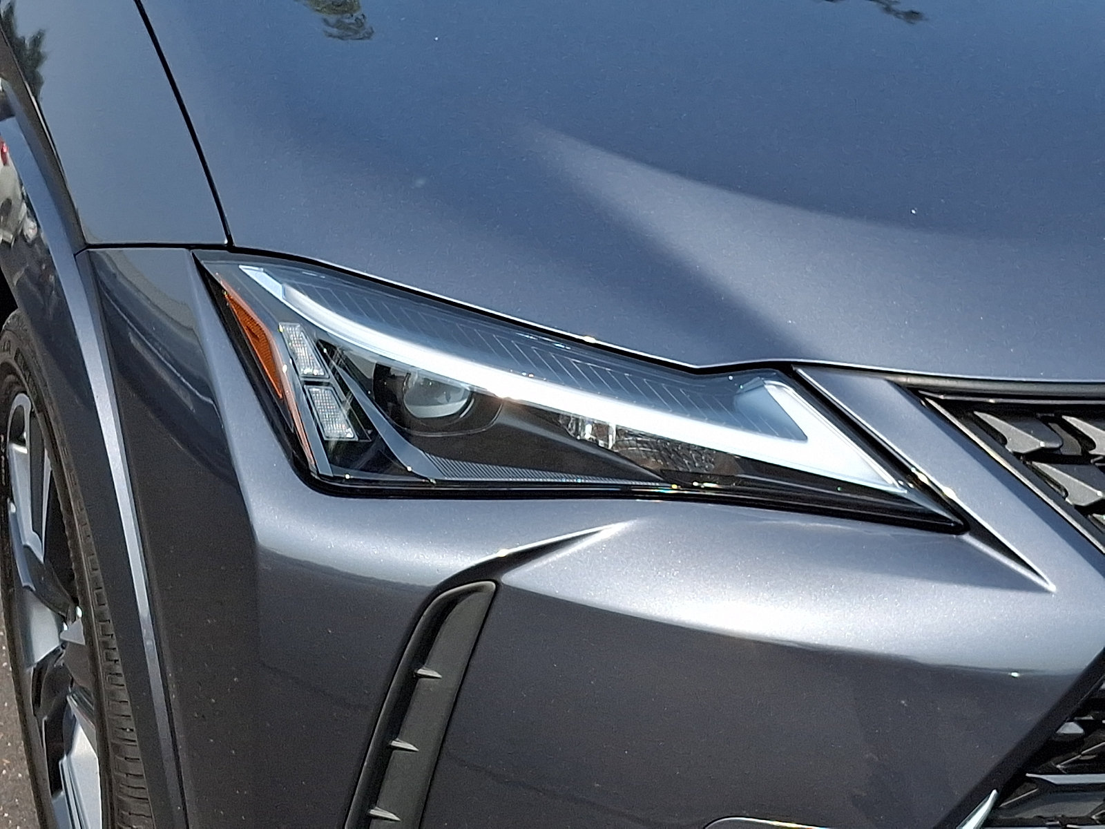 Used 2024 Lexus UX 250h AWD w/ Premium Package image 9