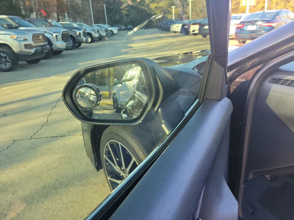 Certified 2022 Toyota Camry SE image 11