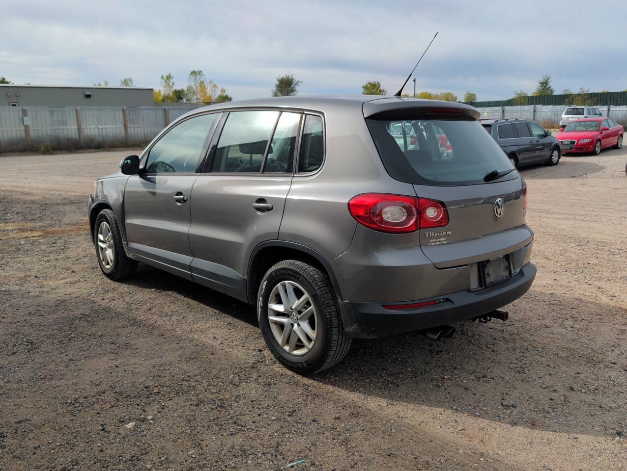 Used 2011 Volkswagen Tiguan S FWD image 3