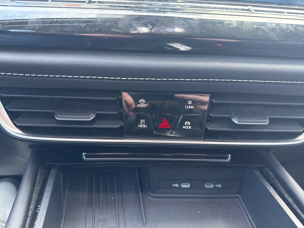 Used 2025 Volkswagen Atlas SE AWD/4WD image 19
