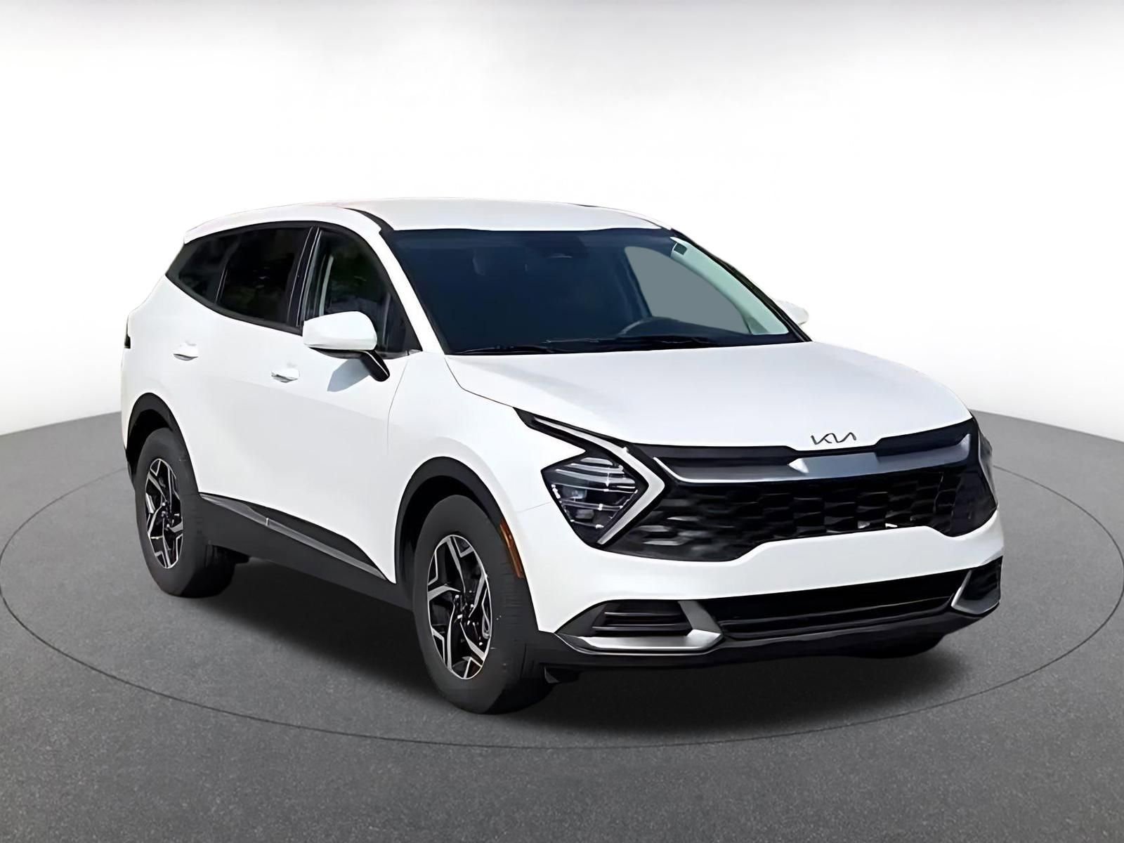 Used 2025 Kia Sportage LX FWD image 3