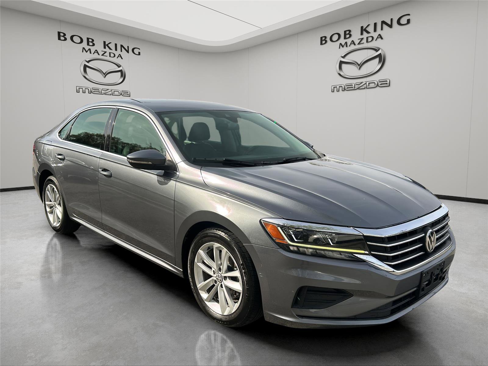 Used 2020 Volkswagen Passat 2.0T SE image 9