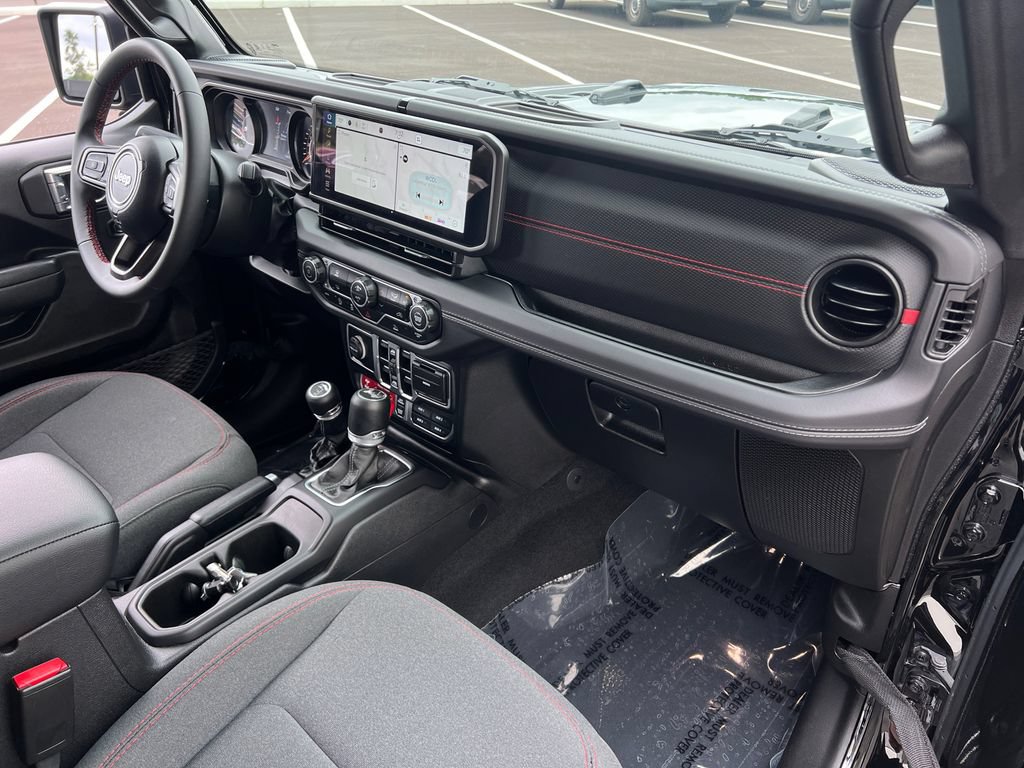 Used 2025 Jeep Wrangler Unlimited Rubicon AWD/4WD image 27