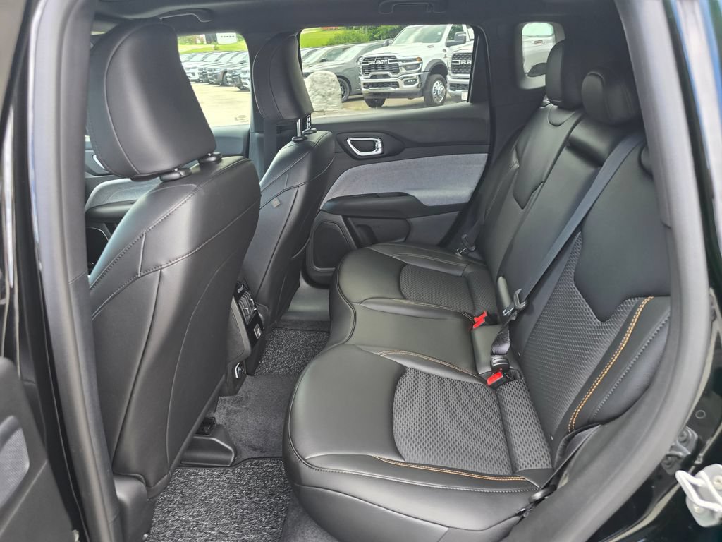 New 2026 Jeep Compass Latitude AWD/4WD image 10