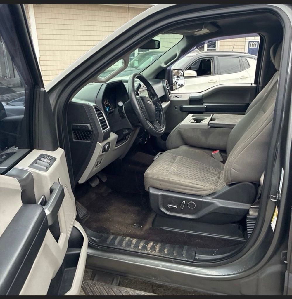 Used 2016 Ford F150 XLT w/ Equipment Group 302A Luxury image 12