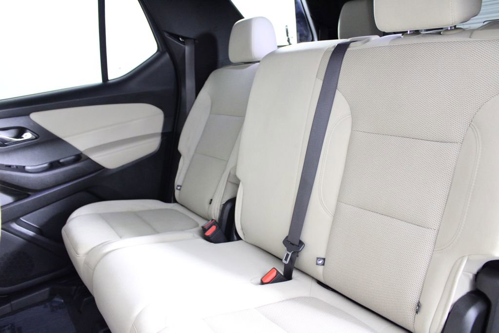 Used 2023 Chevrolet Traverse LS w/ Safety Package FWD image 16