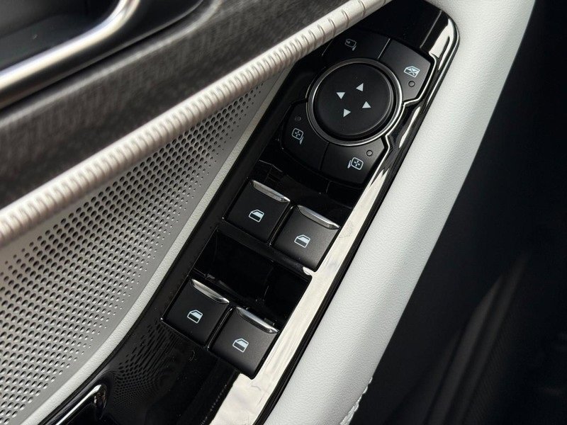 New 2026 Ford Explorer Platinum w/ LUX Leather Package image 17