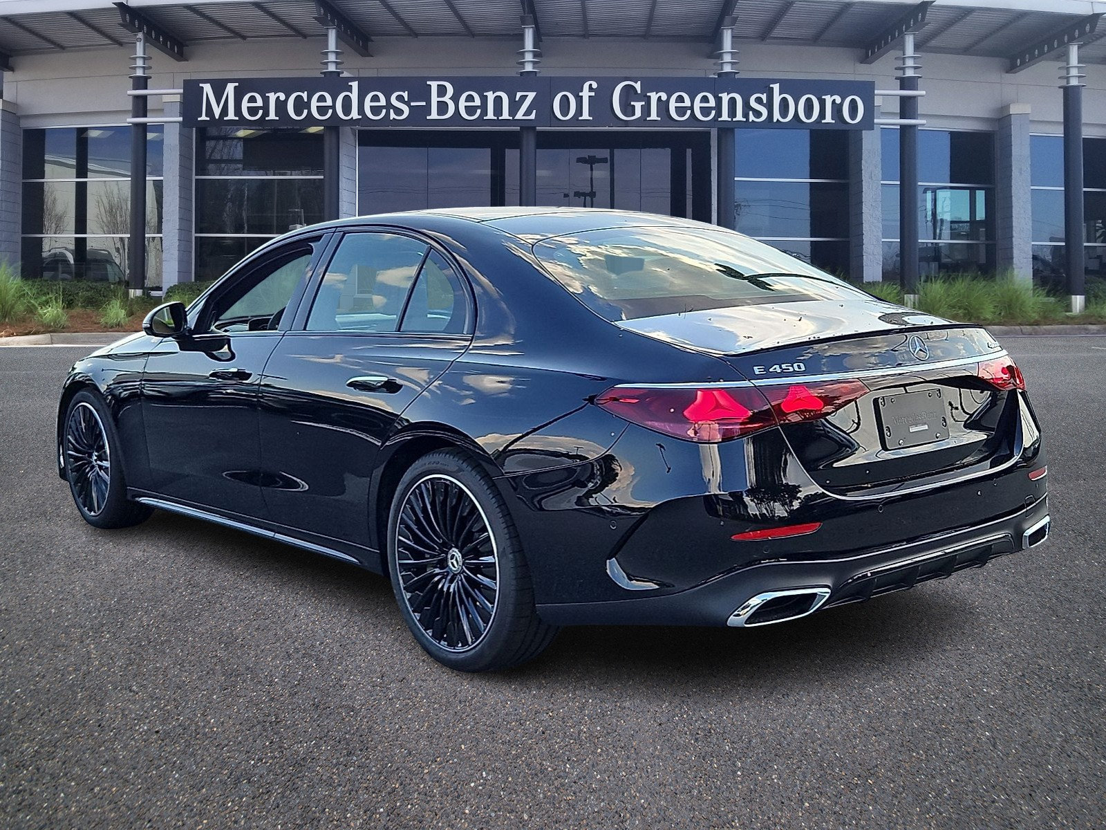 New 2026 Mercedes-Benz E 450 4MATIC Sedan image 3