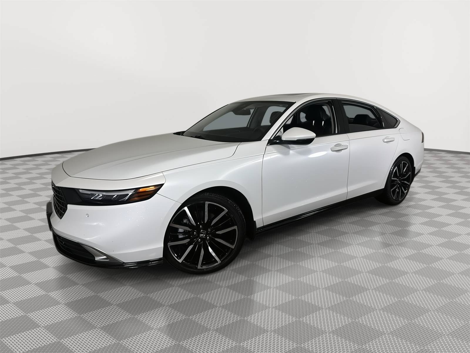 Used 2023 Honda Accord Touring image 1