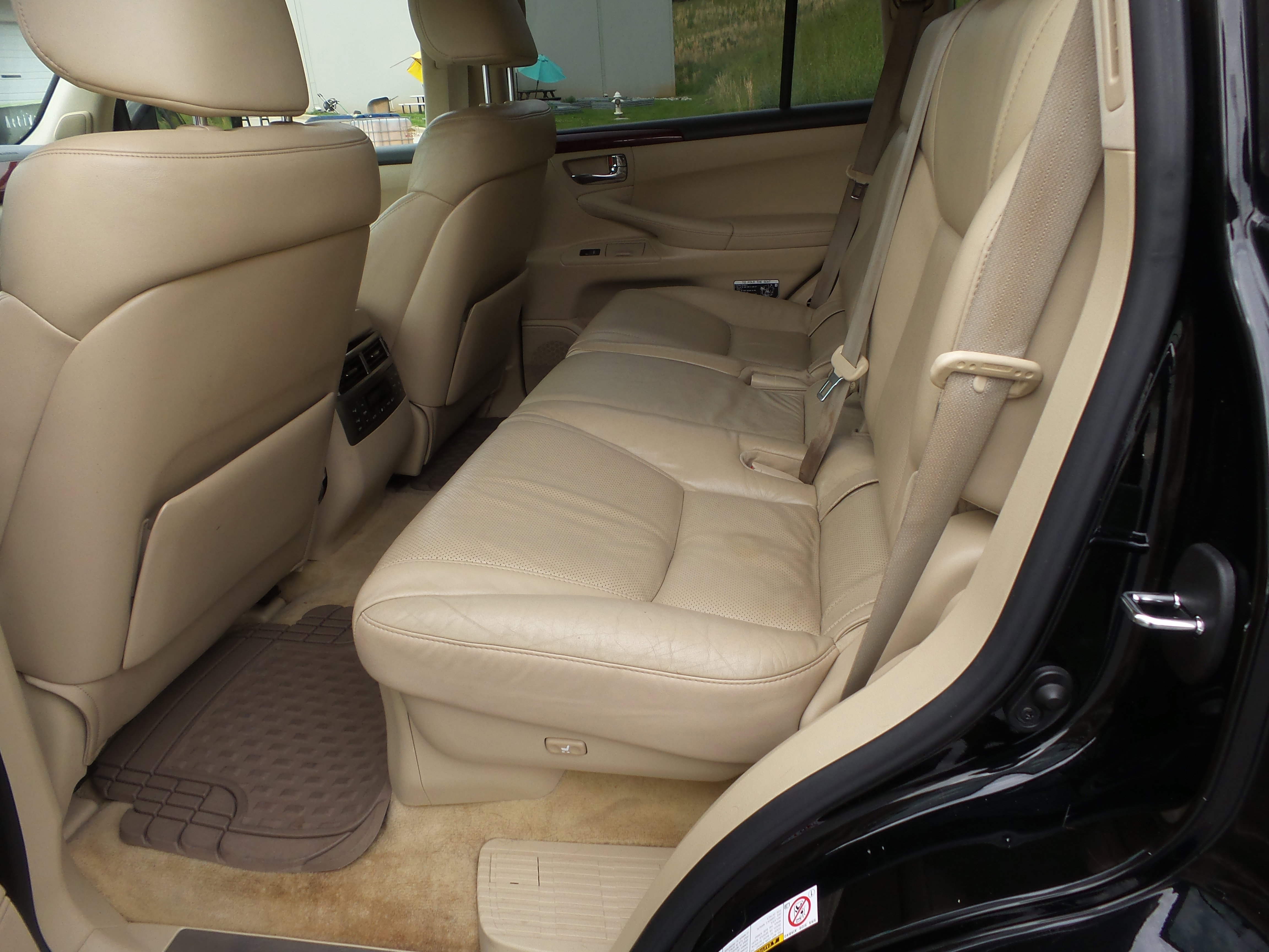 Used 2011 Lexus LX 570 4WD image 35