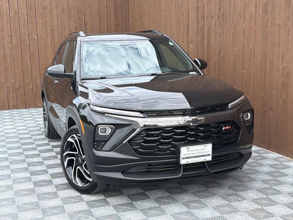 Used 2025 Chevrolet TrailBlazer RS w/ Convenience Package FWD image 9
