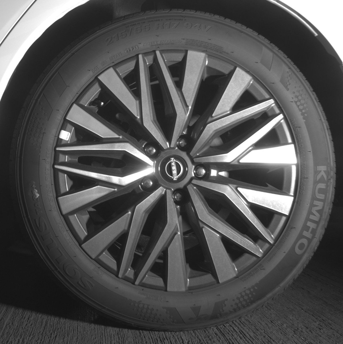 Used 2025 Nissan Altima 2.5 SV FWD image 14