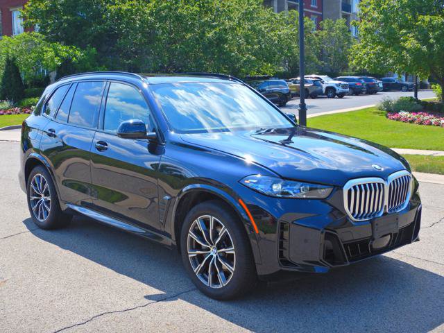 Used 2026 BMW X5 xDrive40i w/ M Sport Package AWD/4WD image 3