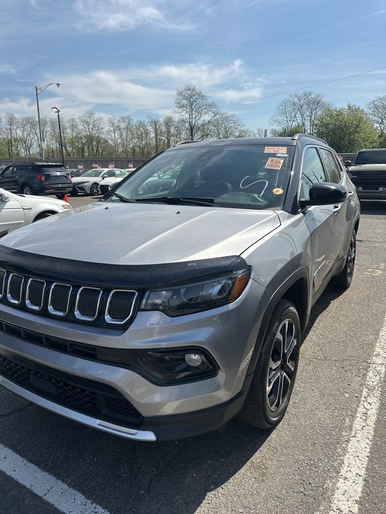 Used 2022 Jeep Compass Limited w/ Sun and Sound Group image 16