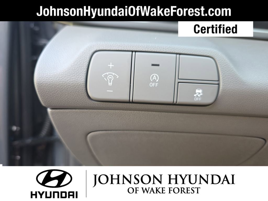 Certified 2025 Hyundai Elantra SE image 34