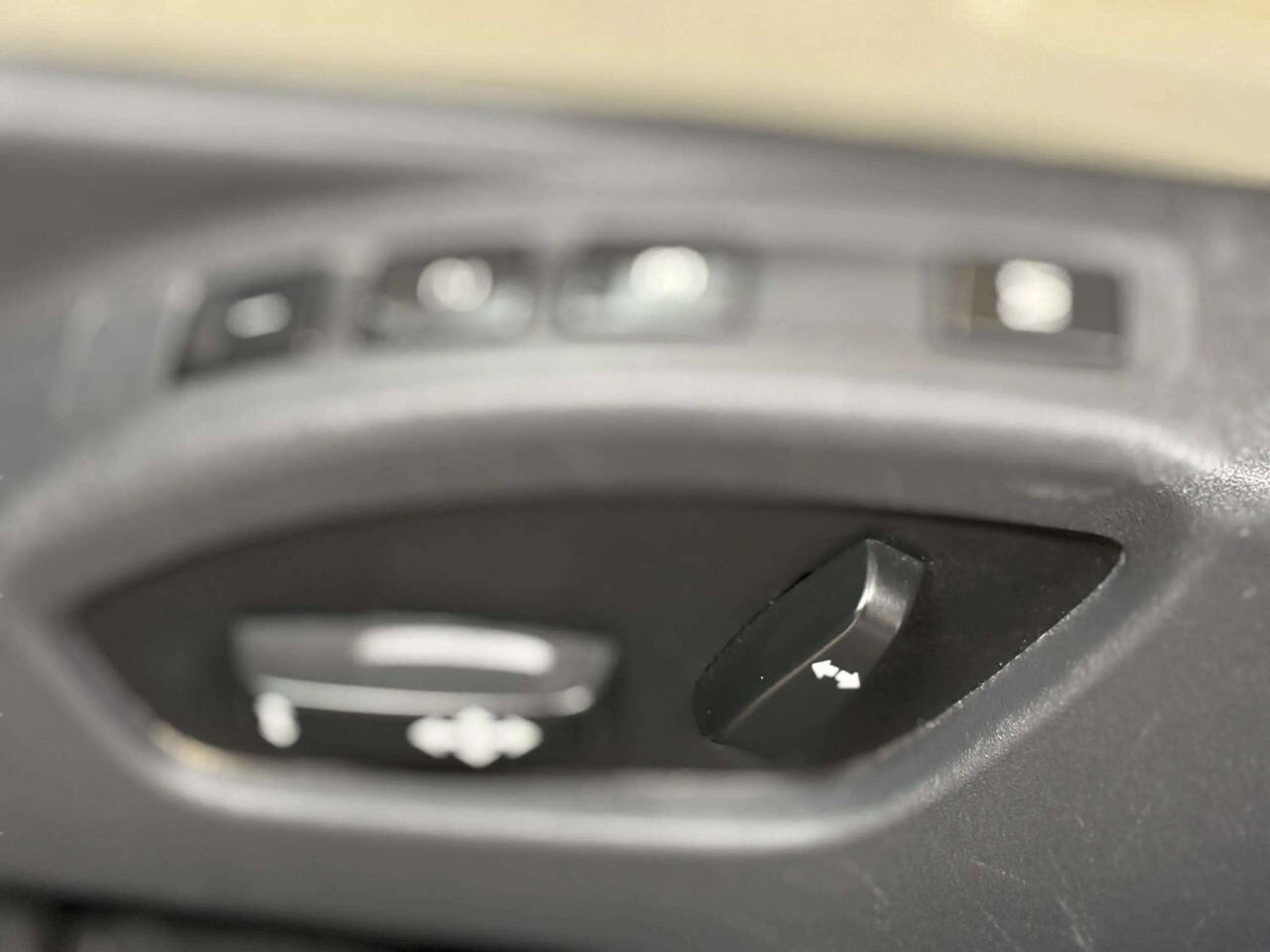 Used 2016 Volvo XC60 T6 w/ Proximity Package AWD/4WD image 40