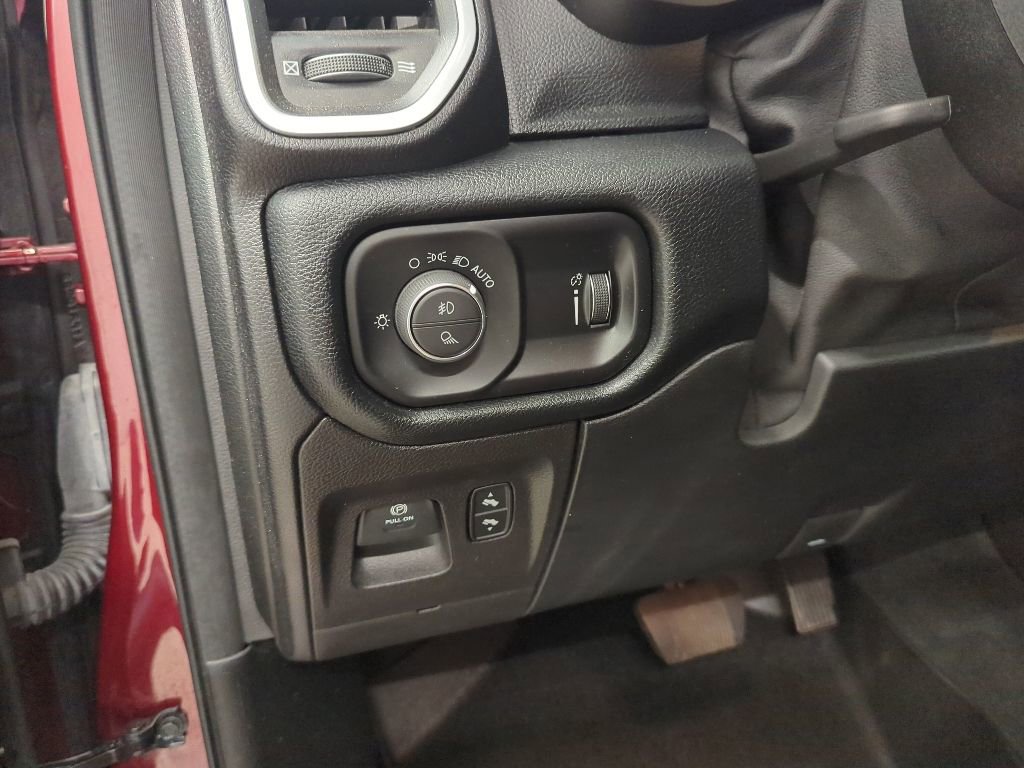 Used 2021 RAM 1500 Big Horn AWD/4WD image 14