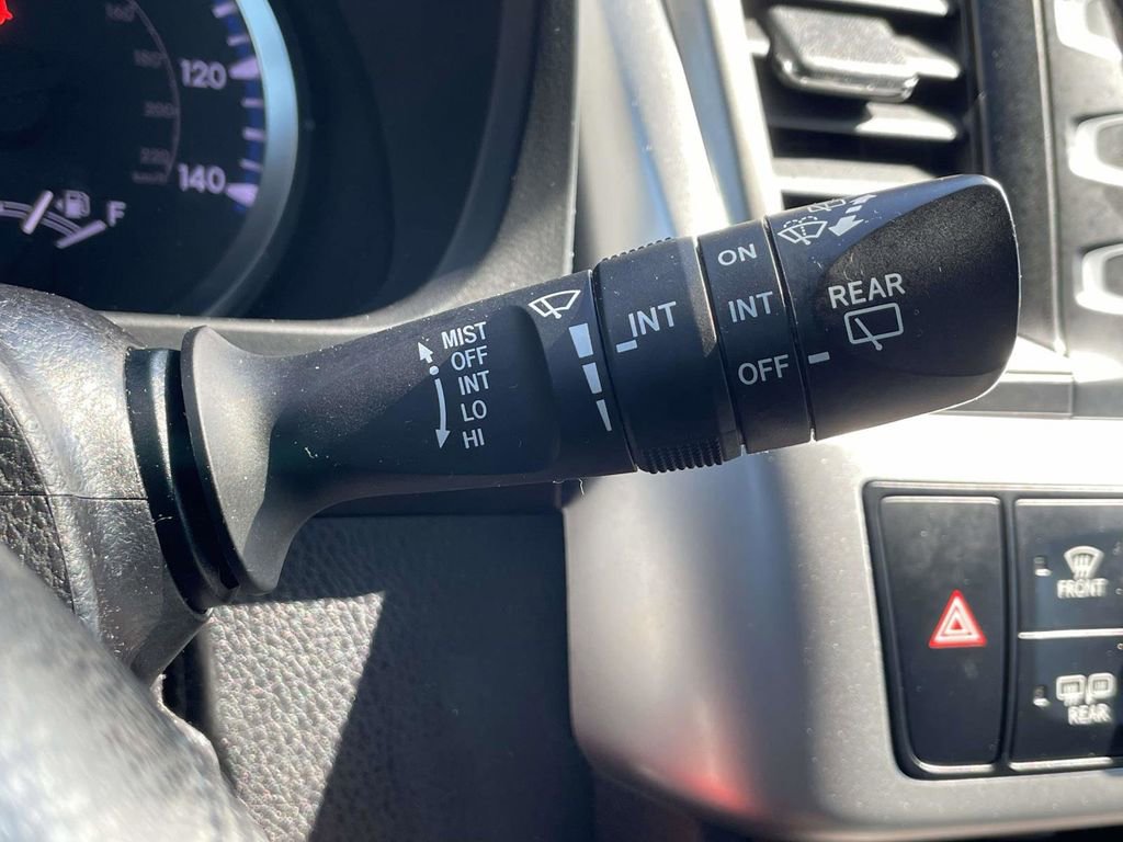Used 2019 Toyota Highlander LE FWD image 29
