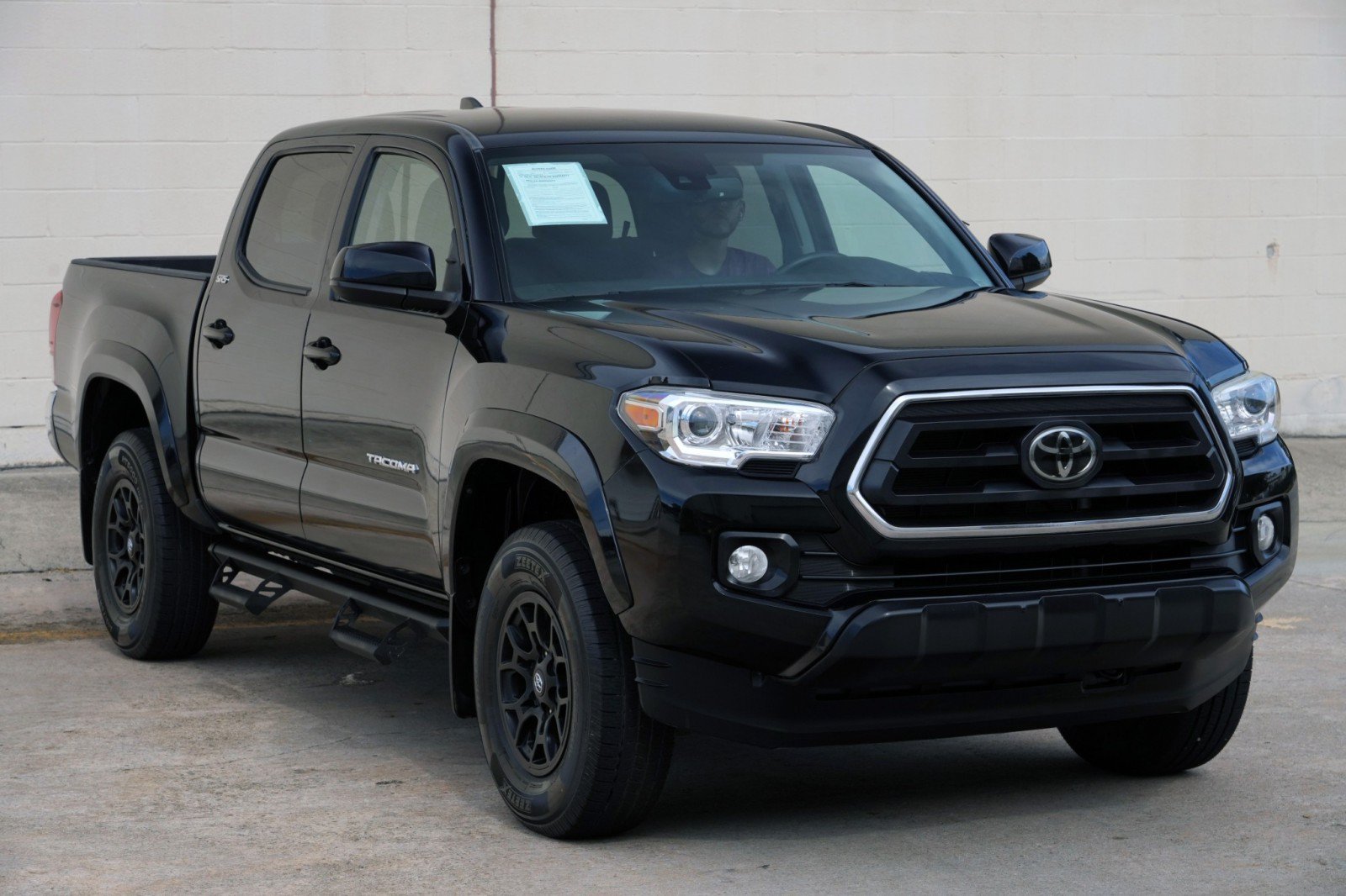 Used 2022 Toyota Tacoma SR5 RWD image 47