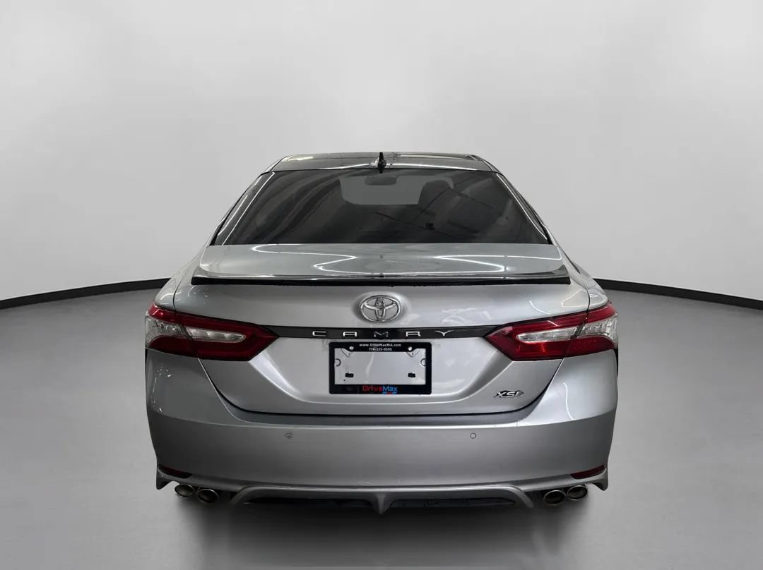 Used 2018 Toyota Camry XSE FWD image 8