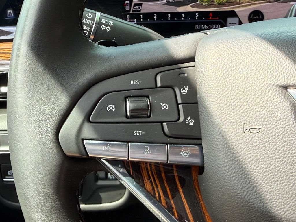 Used 2023 Cadillac Escalade Premium Luxury w/ Performance Package AWD/4WD image 34