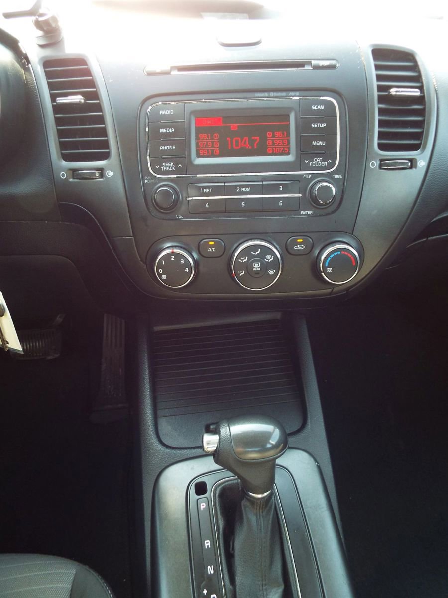 Used 2015 Kia Forte LX w/ Popular Package FWD image 12