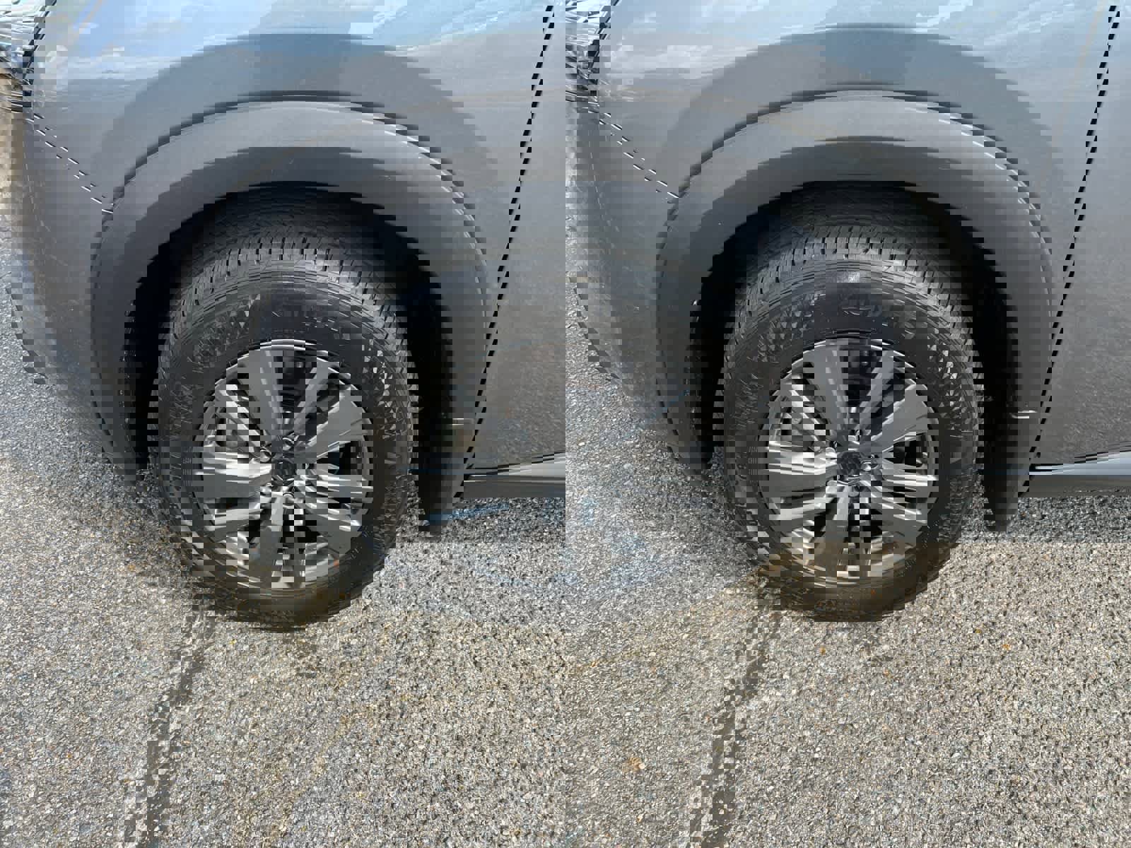 Used 2022 Nissan Pathfinder SV w/ SV Black Package image 10